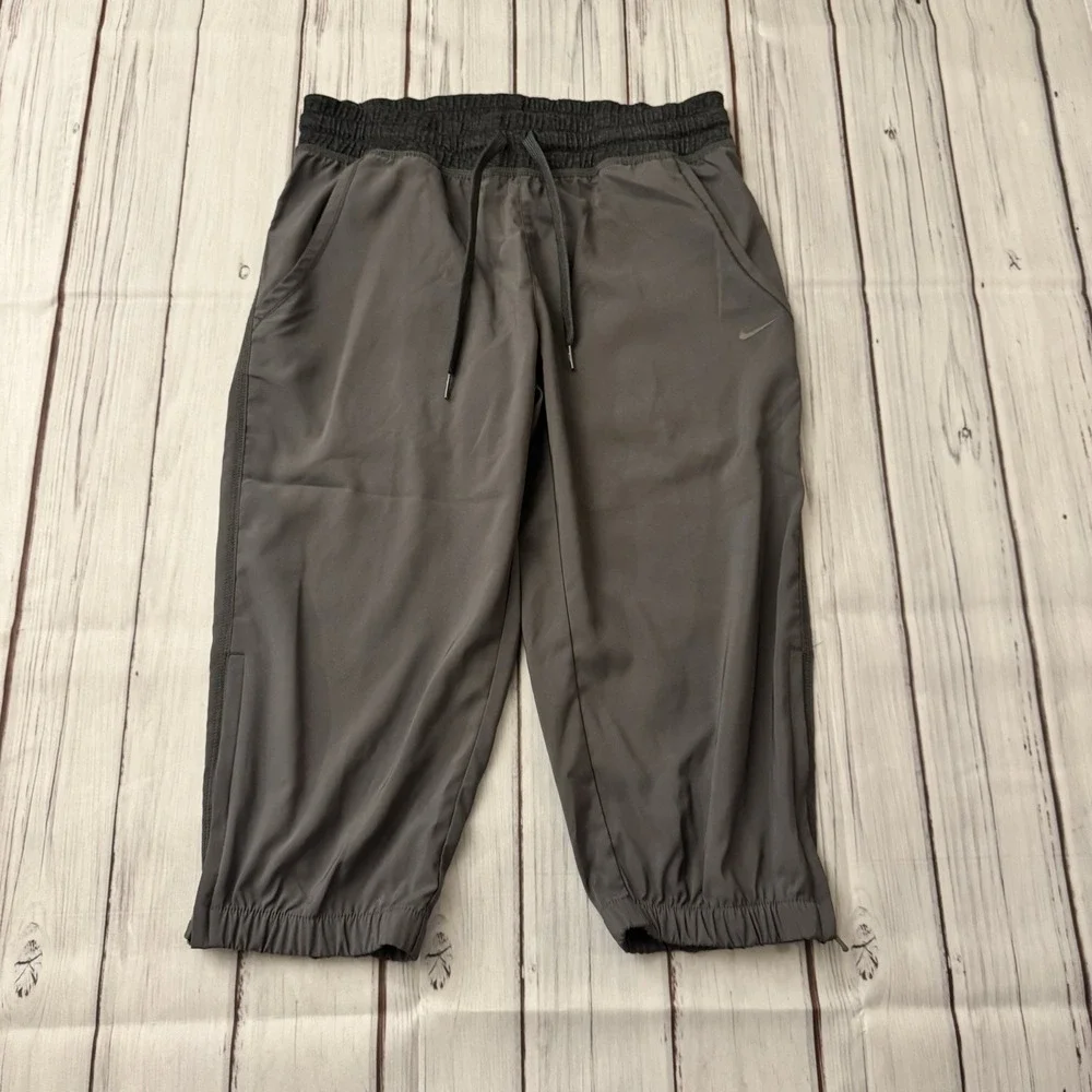 Nike‎ Dri-fit Capris Track Pants Women's Size Small Workout Activewear Yoga